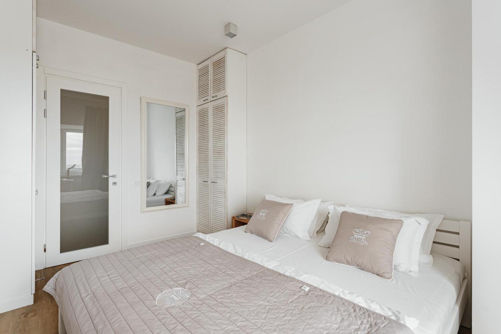 Royal Sky Apartments Odessa Kamer foto